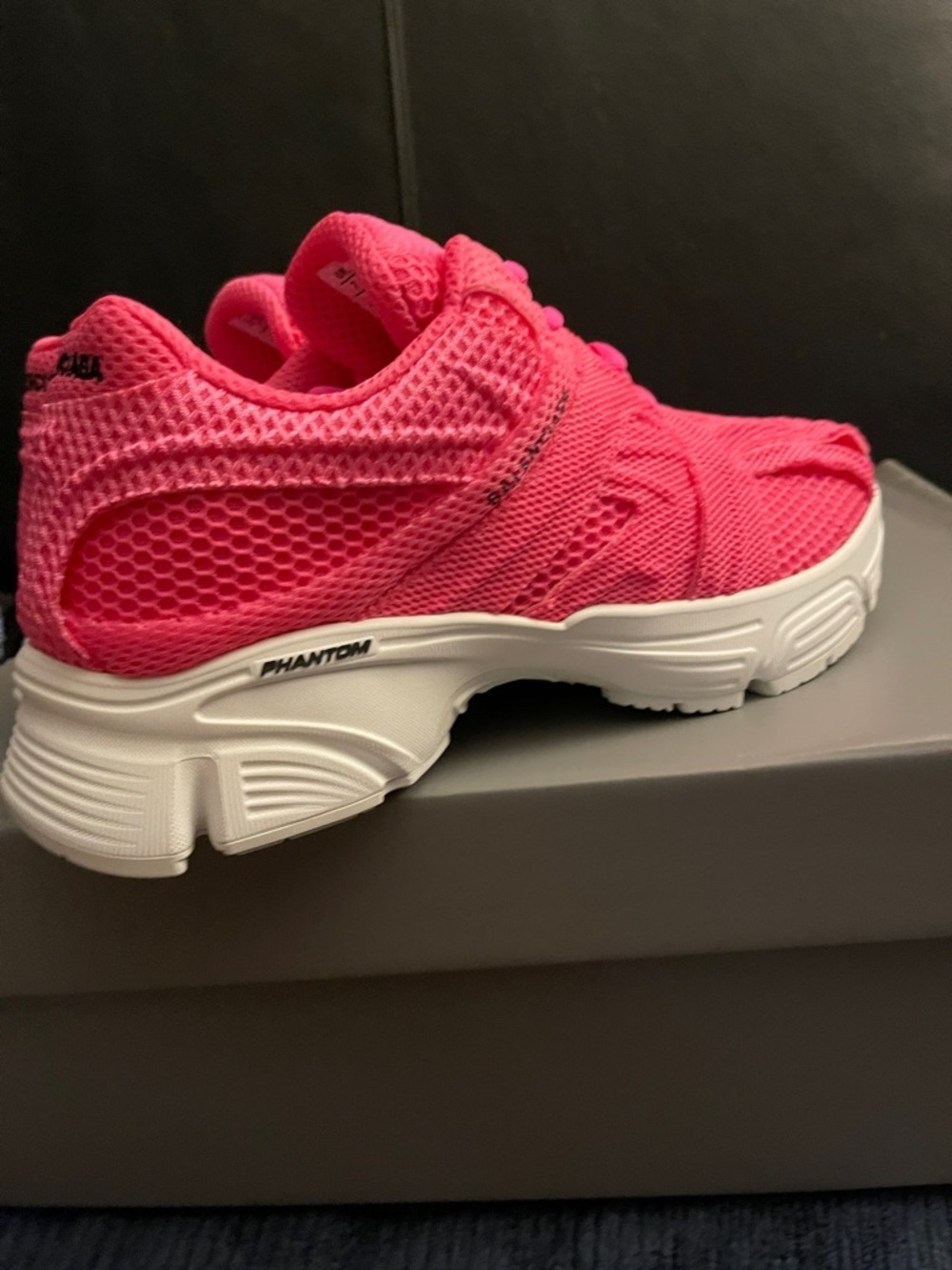 Balenciaga Women's Vibrant Pink Phantom Sneakers.Size 40 /10 US. NWB Dust Bag - Picture 5 of 17